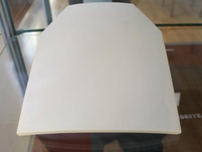 安倍遇刺，假如他穿了陶瓷防弹衣，能否死里逃生？