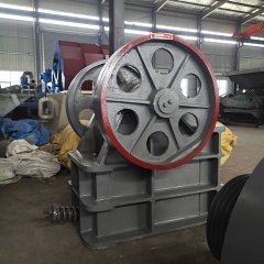 鄂式破碎机的图片