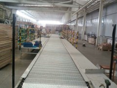 重型链板输送机的图片