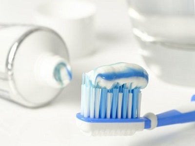 你也牙疼，出血，怕凉！？牙膏看清这两种添加剂再入手