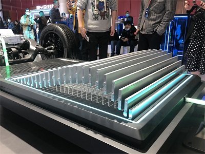 “磨刀霍霍”向储能，刀片电池“出鞘安天下”