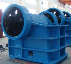 复摆式颚式破碎机的图片