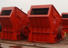 反击式破碎机的图片