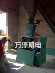 阀口包装机的图片