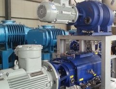 罗茨螺杆真空机组的图片