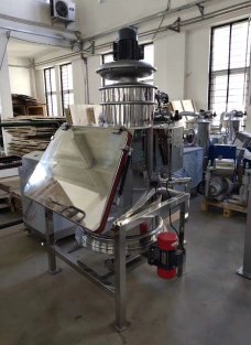 无尘投料站的图片