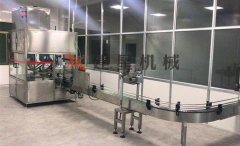 直线流量计灌装机的图片