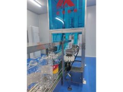 夹瓶/夹箱输送机的图片