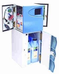 迷你型全自动在线水质分析仪的图片