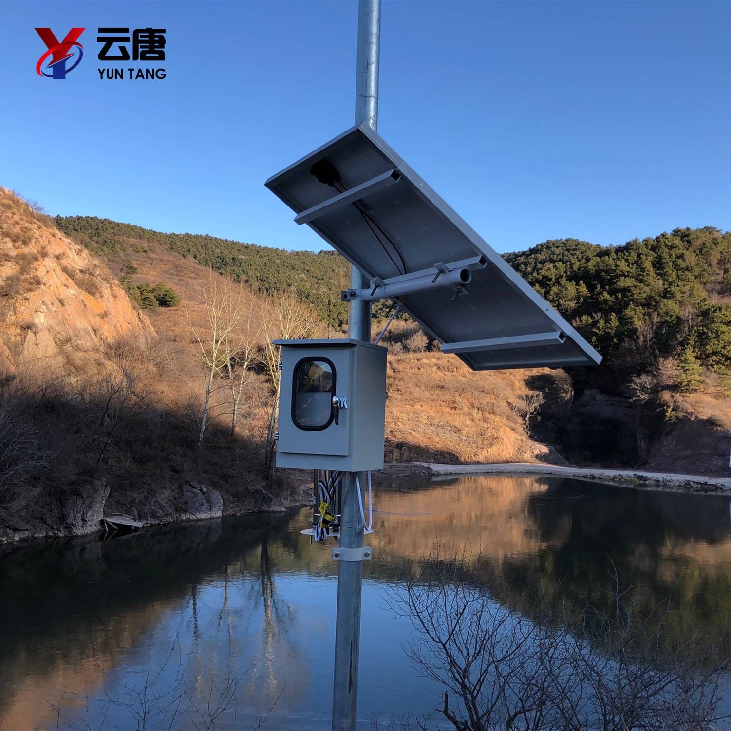 野外在线雷达雨量水位监测站的图片