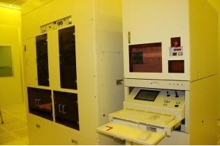 日本Nikon I线步进式光刻机NSR-I12的图片