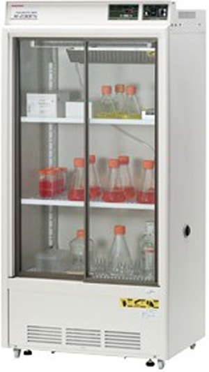 中型恒温箱的图片