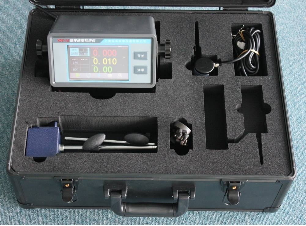 标卓牌位移速度检定仪的图片