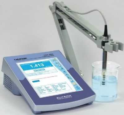 Eutech CyberScan CON6000台式电导率测量仪的图片