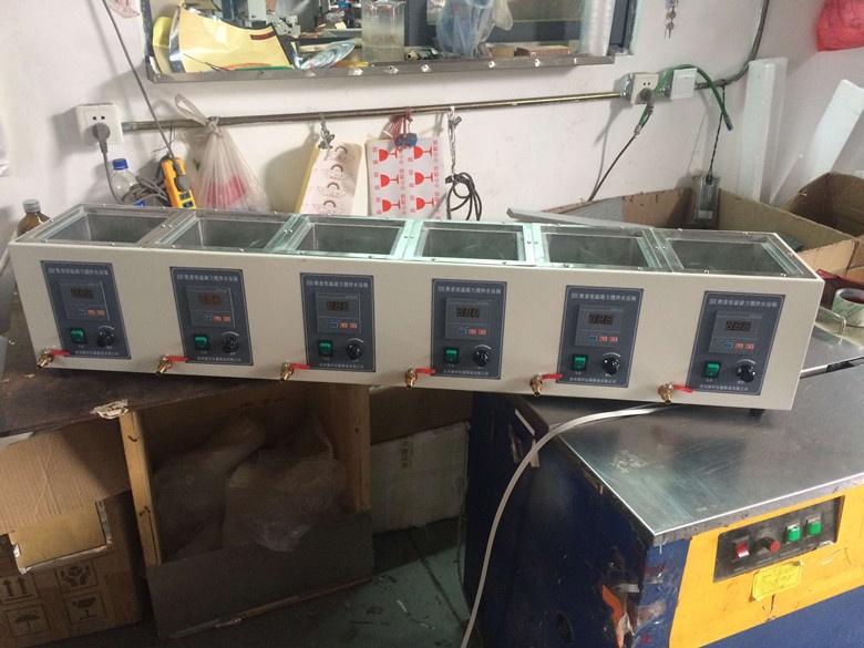 HH-6A数显单控单列磁力搅拌水浴锅的图片