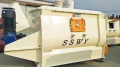 三轴混合搅拌主机的图片