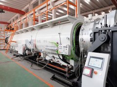 PE大口径管材挤出生产线的图片