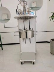 矮胖式反应釜（托盘式釜）的图片