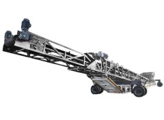 轮胎式移动堆料机的图片