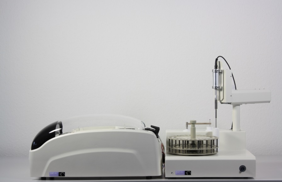 AA100连续流动化学分析仪的图片