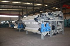 DY皮带压榨脱水机的图片