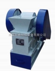 密封式鄂式破碎机的图片