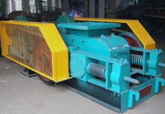 对辊式破碎机的图片