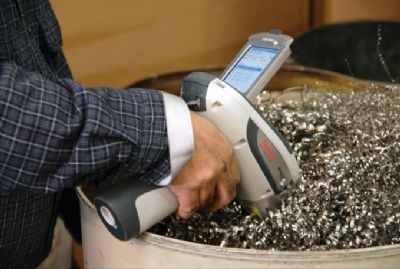 Niton XL3t800手持式合金分析仪的图片