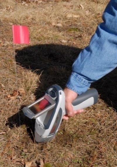 Niton XL3t500手持式矿石分析仪的图片