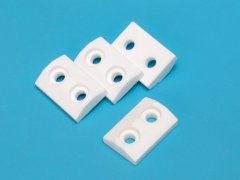 氧化铝陶瓷柱陶瓷绝缘子的图片