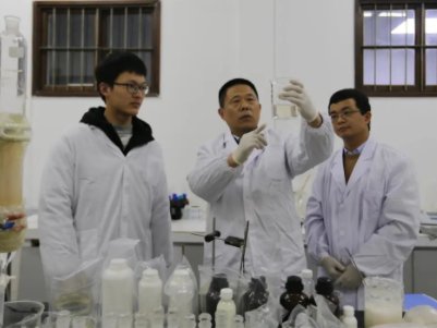 徐慢教授科研团队：十年一剑，破“膜”而生