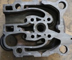 L2330气缸盖的图片