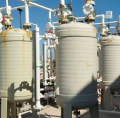 聚丙烯搅拌罐(反应釜)的图片