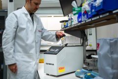 小型台式X射线衍射仪的图片