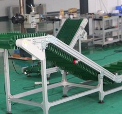 皮带提升机的图片