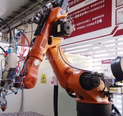 柔性激光熔覆加工系统的图片