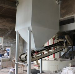 皮带输送机的图片