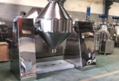 不锈钢双锥回转真空干燥机的图片