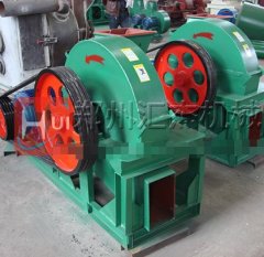 木材刨花机的图片