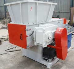 单轴撕碎机的图片