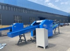 塑料膜地膜旧衣服布料边角料粉碎机的图片