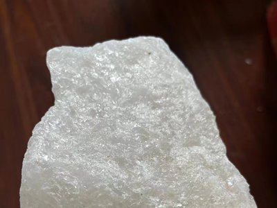 两会中的“高纯石英”