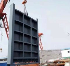 钢制闸门的图片