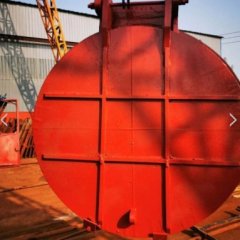 大型铸铁圆拍门的图片