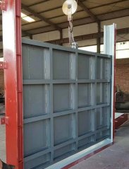 钢制闸门的图片