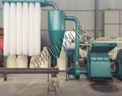 自动进料木材粉碎机的图片