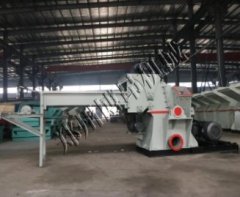 强制自动进料木材粉碎机的图片