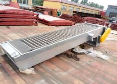 齿耙式格栅清污机的图片