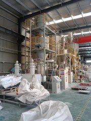 线缆料生产设备的图片