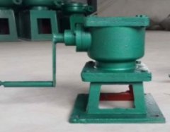 侧摇式螺杆启闭机的图片